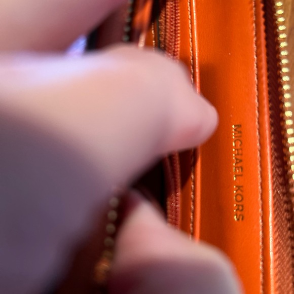 Michael Kors Signature jet set wallet - Picture 2 of 7